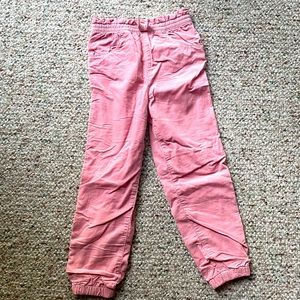 Brand new w/ tag girl pants from H&M in size 6-7 yrs old.